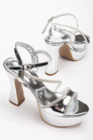 Tek Bant Taşlı Gümüş Rugan Kadın Platform Topuklu Abiye Ayakkabı