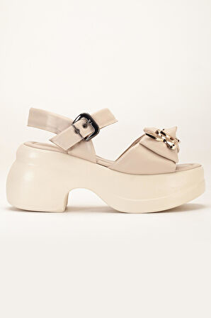 Kadın Dolgu Topuk Sandalet Bej Baretli Tavşan Figürlü Tokalı