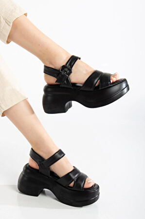 Kadın Dolgu Topuk Sandalet Siyah 2 Kalın Bantlı cilt