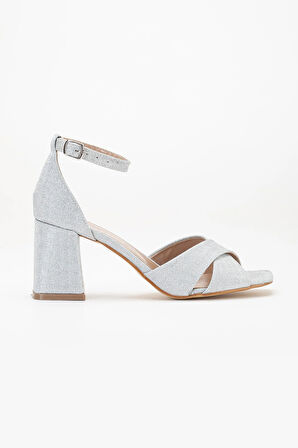 Büyük Numara Kadın Topuklu Sandalet Çapraz Gümüş Bantlı Baretli