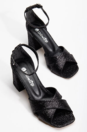 Büyük Numara Kadın Topuklu Sandalet Çapraz Parlak Siyah Bantlı Baretli