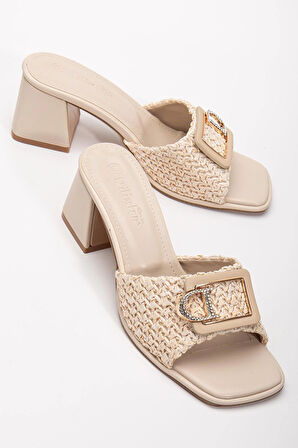 Büyük Beden Kadın Topuklu Terlik Bej Hasır Desen Taş Tokalı