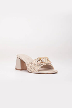 Büyük Beden Kadın Topuklu Terlik Bej Hasır Desen Taş Tokalı