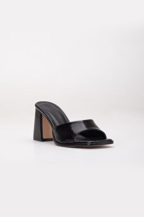 Büyük Beden Kadın Topuklu Terlik Sİyah Rugan İnce Bantlı