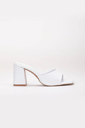 Büyük Beden Kadın Topuklu Terlik Beyaz Rugan İnce Bantlı