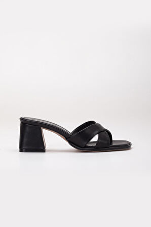 Büyük Beden Kadın Topuklu Terlik Siyah Çapraz Bantlı Kısa Topuklu