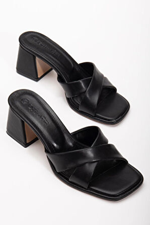 Büyük Beden Kadın Topuklu Terlik Siyah Çapraz Bantlı Kısa Topuklu