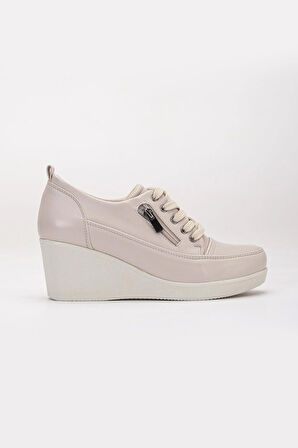 Kadın Dolgu Topuklu Ayakkabı Bej Rugan Fermuarlı Bağcıklı