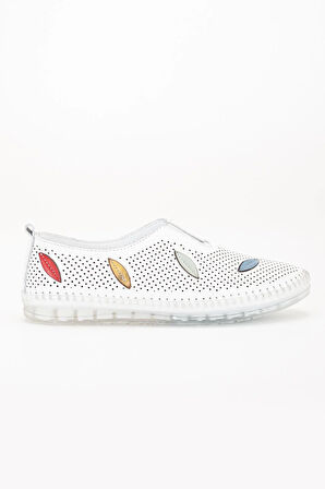 Hakiki Deri Ortopedik Kadın Günlük Ayakkabı Beyaz Lazer Yaprak Desenli