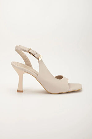 Kadı Topuklu Sandalet Ayakkabı Ten Cilt Yan Büyük Tokalı