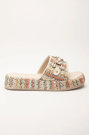 Kadın Dolgu Topuklu Terlik Nude Hasır Malzeme Kaplama Taban Taşlı