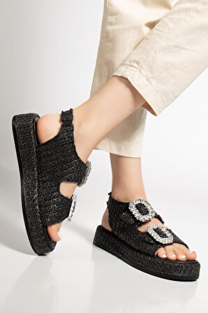 Kadın Dolgu Topuk Sandalet Siyah Çift Bantlı Hasır Malzeme Taşlı Tokalı