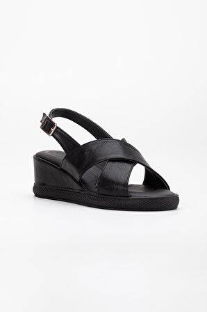 Kadın Dolgu Topuklu Ayakkabı Sandalet Siyah Çapraz Bantlı Suni Deri