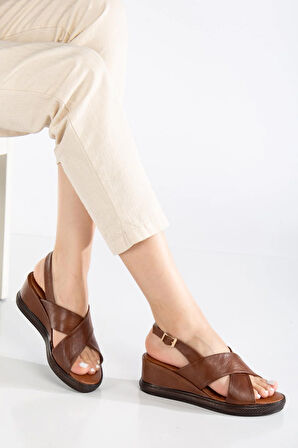 Kadın Dolgu Topuklu Ayakkabı Sandalet Taba Çapraz Bantlı Suni Deri