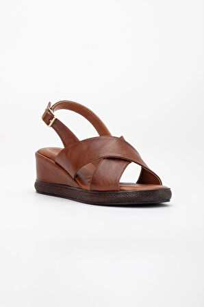 Kadın Dolgu Topuklu Ayakkabı Sandalet Taba Çapraz Bantlı Suni Deri