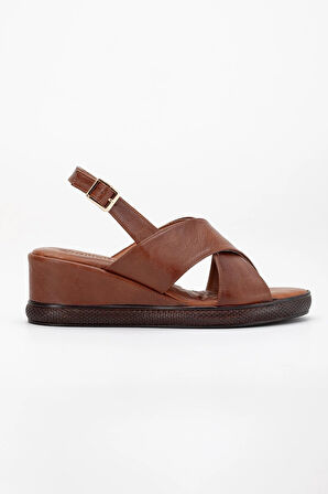 Kadın Dolgu Topuklu Ayakkabı Sandalet Taba Çapraz Bantlı Suni Deri