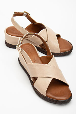 Kadın Dolgu Topuklu Ayakkabı Sandalet Bej Çapraz Bantlı Suni Deri