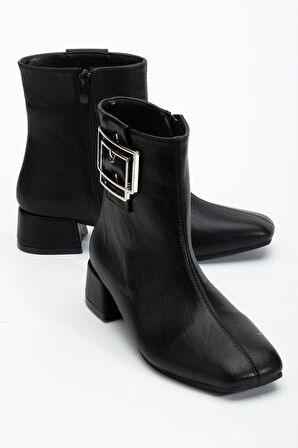 Siyah Kadın Kısa Topuklu Bot Küt Burun Metal Aksesuarlı Suni Deri