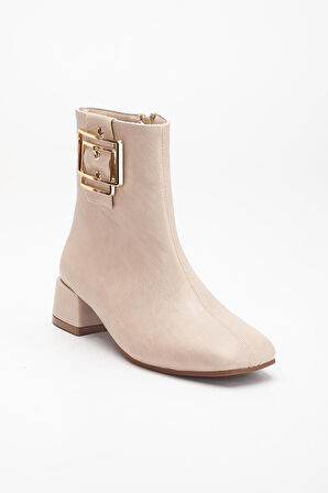 Bej Kadın Kısa Topuklu Bot Küt Burun Metal Aksesuarlı Suni Deri