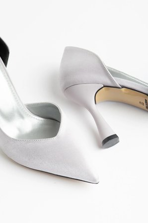 Büyük Beden Kadın İnce Topuklu Stiletto Gümüş Gri Parlak Saten Yan Açık
