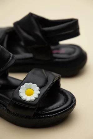 Şirinbebe Ortopedik Kız Çocuk Sandalet Siyah Faylon Taban Cırtlı Papatya Aksesuarlı