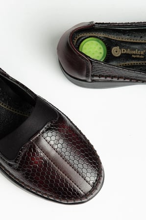 Dilimler Ayakkabı Kadın Loafer Ayakkabı Bordo Hakiki Deri Ortopedik Taban 43 Numara Günlük Kullanım 2 Cm Topuk