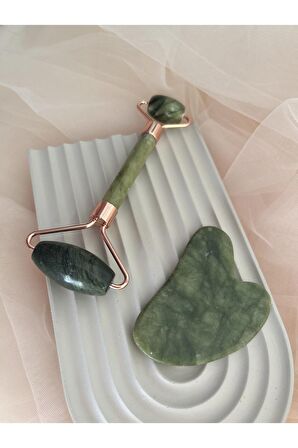 Yeşim taşı Gua sha
