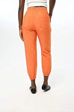 BELİ LASTİKLİ DESEN KABARTMALI KUMAŞ PANTOLON