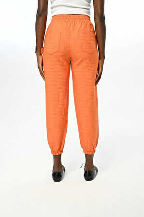 BELİ LASTİKLİ DESEN KABARTMALI KUMAŞ PANTOLON