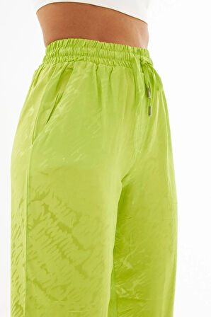 Jakarlı Kumaş Rahat Kalıp Pantolon