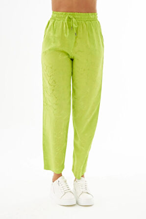 Jakarlı Kumaş Rahat Kalıp Pantolon