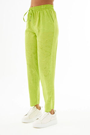 Jakarlı Kumaş Rahat Kalıp Pantolon