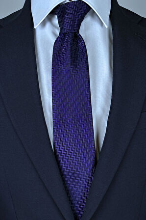 Mor Desenli 8 Cm Genişliğinde Klasik Kravat
