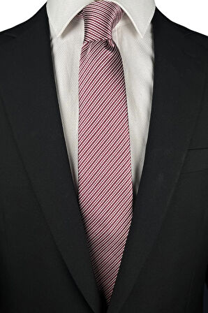 7 Cm Genişliğinde Kırmızı Çizgili Ince Kravat