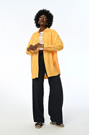 KADIN OVERSIZE KALIP SARI JAKARLI YUVARLAK DESENLİ GÖMLEK