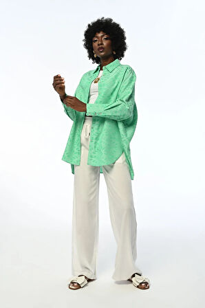 KADIN OVERSIZE KALIP YEŞİL YAPRAK DESENLİ TESETTÜRE VE BÜYÜK BEDENE UYGUN GÖMLEK