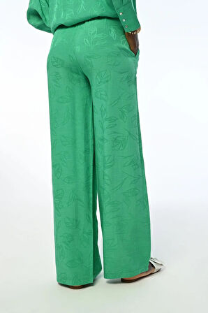 KADIN RAHAT KALIP BOL PAÇA YAPRAK DESENLİ YEŞİL PANTOLON