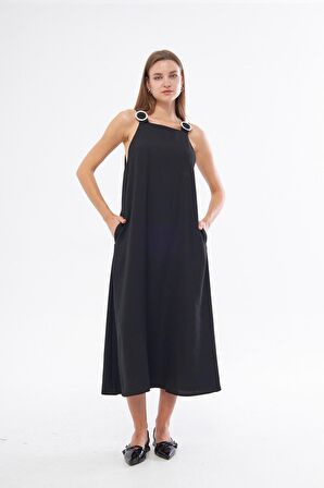 Omuzları Taşlı Dökümlü Cepli Kare Yaka Siyah Dokuma Elbise