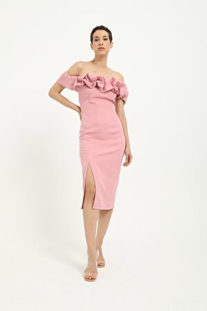  Pembe Düşük Omuz Fırfır Detaylı Kadın Midi Boy Elbise