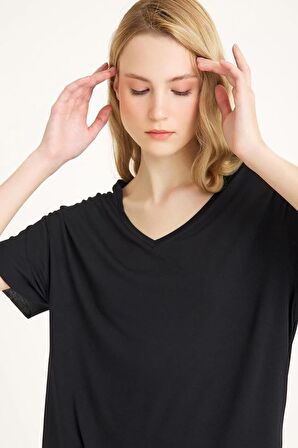 3 Adet V Yaka Basic Pamuklu Yırtmaç Detaylı Tişört