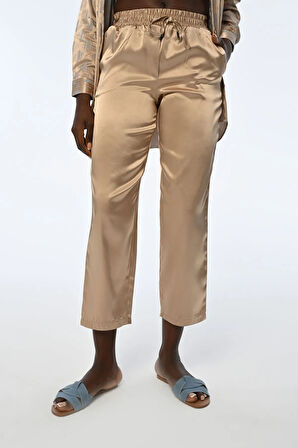 KADIN BELİ LASTİKLİ RAHAT KALIP ALTIN RENK KUMAŞ PANTOLON