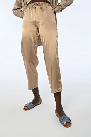 KADIN BELİ LASTİKLİ RAHAT KALIP ALTIN RENK KUMAŞ PANTOLON