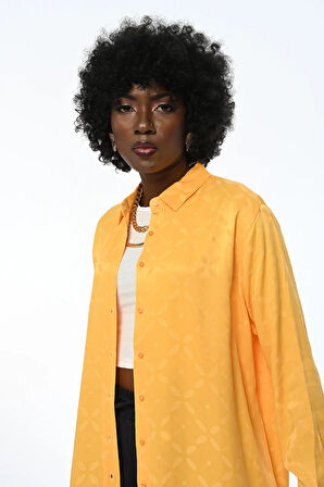 KADIN OVERSIZE KALIP JAKARLI DESENLİ GÖMLEK