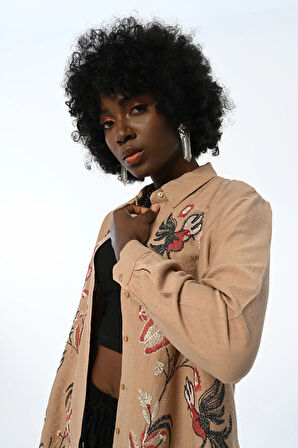 KADIN ÖNÜ NAKIŞ İŞLEMELİ OVERSIZE GÖMLEK