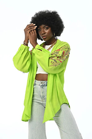 KADIN KOLLARI VE SIRTI NAKIŞLI KİMONO