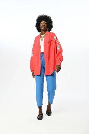 KADIN SIRTI VE KOLU NAKIŞ İŞLEMELİ OVERSIZE KİMONO