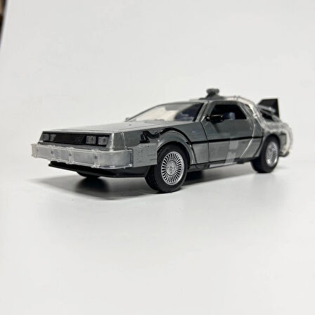 Jada 1/24 Delorean Time Machine I