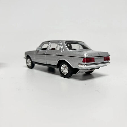 Welly Mercedes Benz 230E 1/36