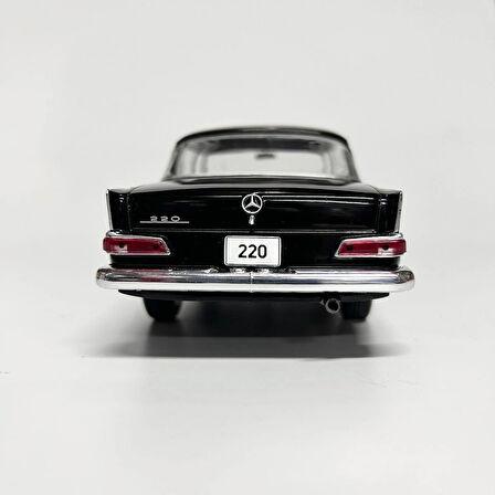 White Box 1/24 Mercedes Benz 220 W111