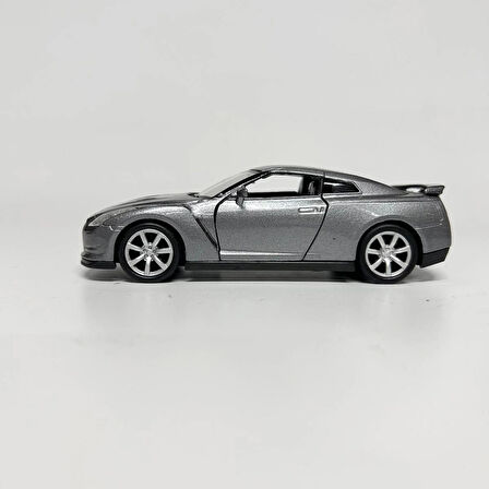 Welly Nissan GT-R R35  1/36